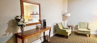 Hotel Pinehurst- Magnolia Suite 102