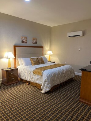 1 bedroom, desk, iron/ironing board, WiFi