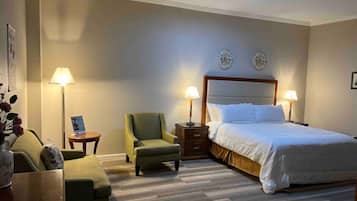 1 bedroom, desk, iron/ironing board, WiFi