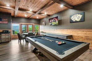 Game room - Stunning Views|Expansive Game Room|Home Theater|Hot Tub|Fire Pit|Bunk Room|Quiet (Sevierville)