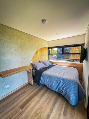 Deluxe suite, balkon, uitzicht op meer | 1 slaapkamer, gratis wifi