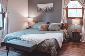 4 bedrooms, desk, iron/ironing board, travel cot