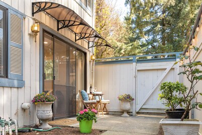 Secluded Private Suite in Bridle Trails – Near Major Tech & 25 Min to Seattle