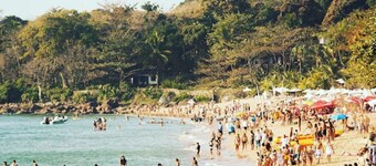 Charming sea view apartment in luxury condo

