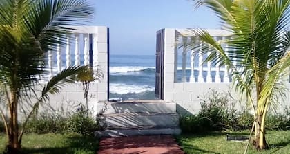 Cozy Beach House in front of the ocean with a private outdoor pool!