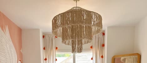 3 habitaciones, escritorio, tabla de planchar con plancha y wifi gratis