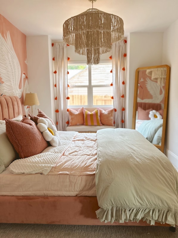 3 soverom, skrivebord, strykejern/-brett og wi-fi (inkludert)