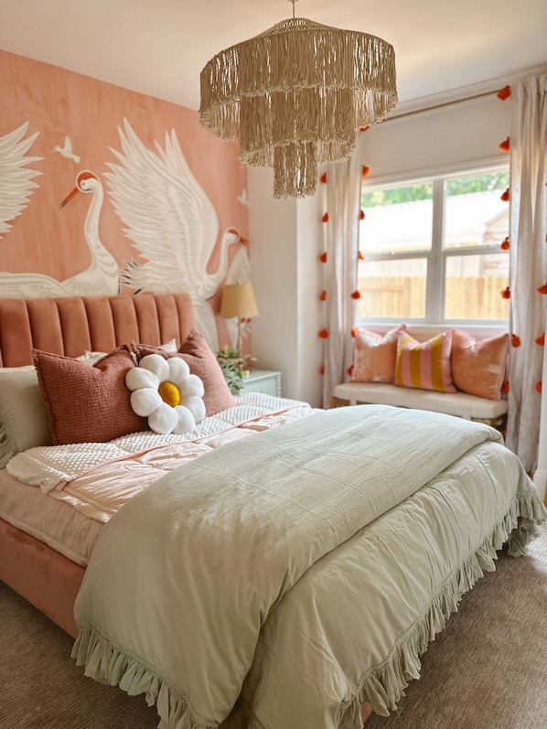 3 bedrooms, desk, iron/ironing board, free WiFi