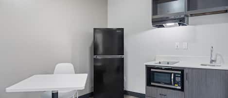 Studio, 1 Queen Bed, Non Smoking | Private kitchenette | Full-size fridge, microwave, stovetop