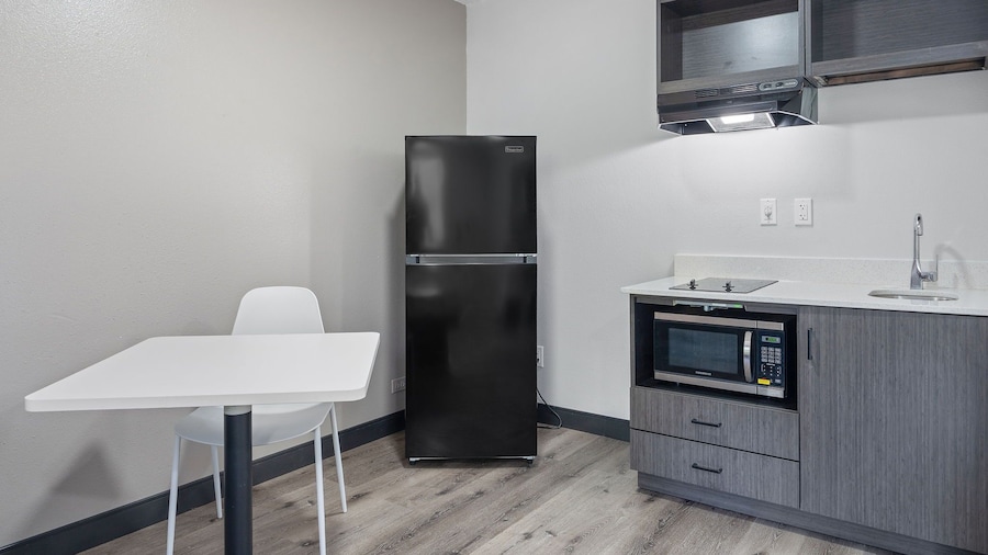 Southern Suites Pensacola Davis