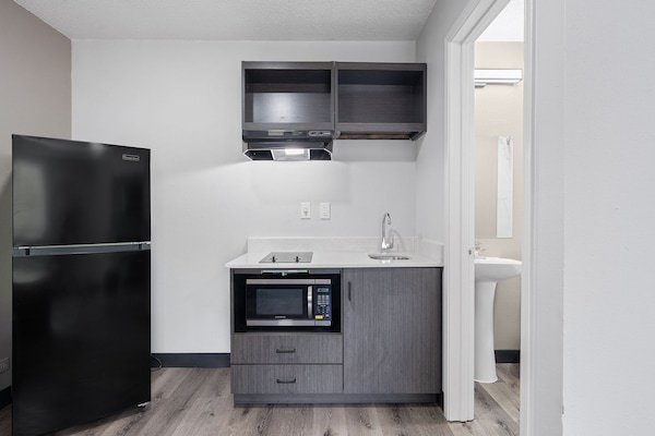 Studio, 1 Queen Bed, Non Smoking | Private kitchenette | Full-size fridge, microwave, stovetop