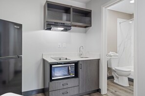 Studio, 1 keskisuuri parisänky, tupakointi kielletty | Kannettavalle tietokoneelle sopiva työtila, ilmainen Wi-Fi