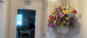 The Palace at the Hampton is Charming and Spacious 4-bedroom house in Tuscaloosa