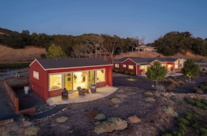 Exterior - Paradise Ridge Vineyard Retreat - Hot Tub & Views (Santa Rosa)