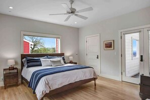 4 عدّة غرف نوم ومكواة/لوح كي وواي فاي وملاءات أسرّة