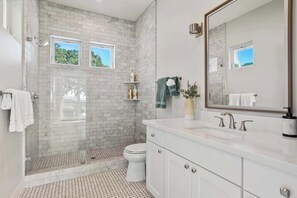 Shower, hair dryer, towels