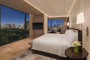 Suite, 1 King Bed, Balcony (Marigold) | Utsikt fra rommet