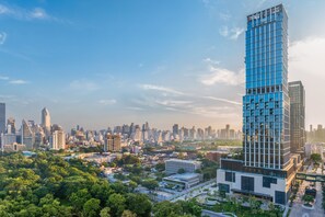 Exterior - The Ritz-Carlton, Bangkok (Bangkok)