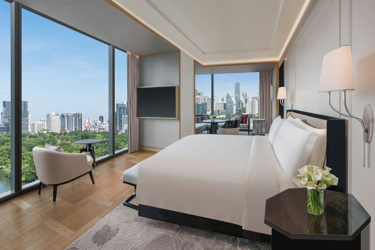 套房, 1 張特大雙人床, 陽台, 公園景觀 | 義大利 Frette 床單、高級寢具、舒適加層、免費迷你吧物品