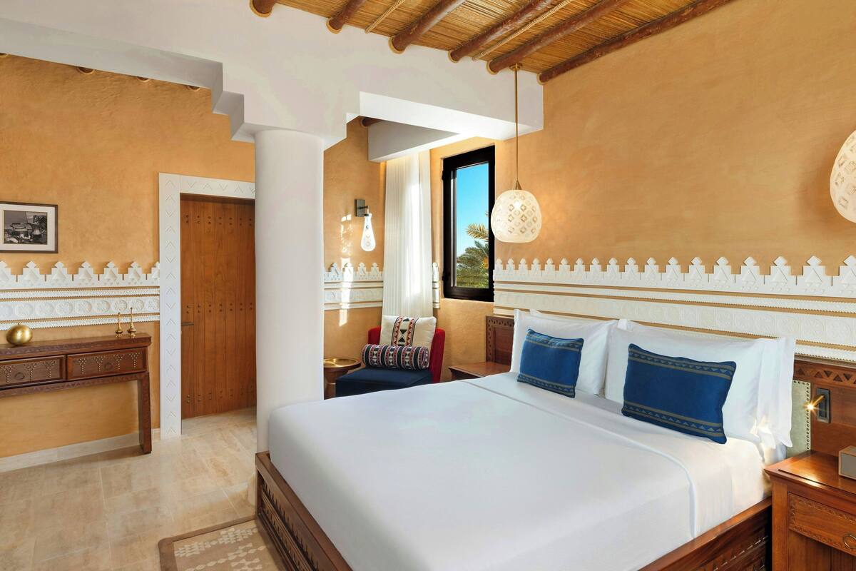 Frette Italian sheets, premium bedding, minibar (free items)