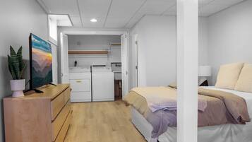 3 bedrooms, desk, iron/ironing board, travel crib