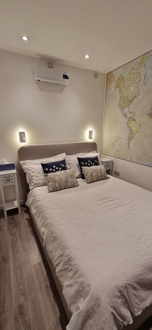 Ferros/tábuas de passar roupa, Wi-Fi, roupa de cama