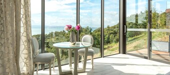 Omana Luxury Villa on Waiheke Island Four intimate villas with private beach