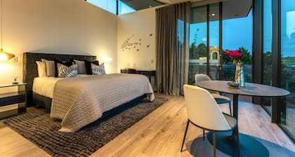 Omana Luxury Villa on Waiheke Island Four intimate villas with private beach