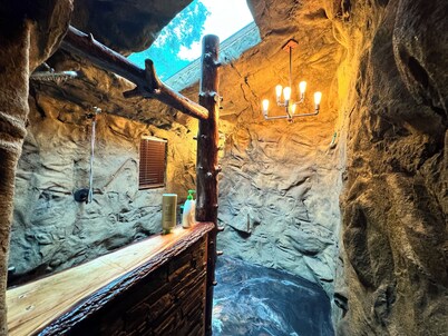Welcome to Shangri-Lodge.! Your 2 cabin retreat on a family friendly lake.