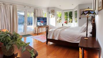 3 habitaciones, tabla de planchar con plancha, wifi y ropa de cama