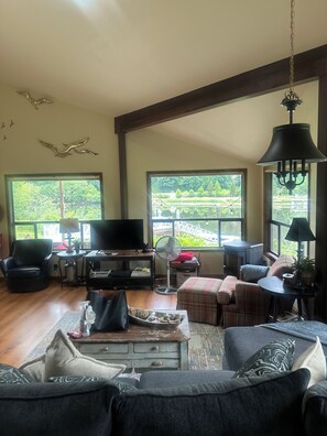 Living area - Amazing riverfront property on the Siuslaw! (Mapleton)