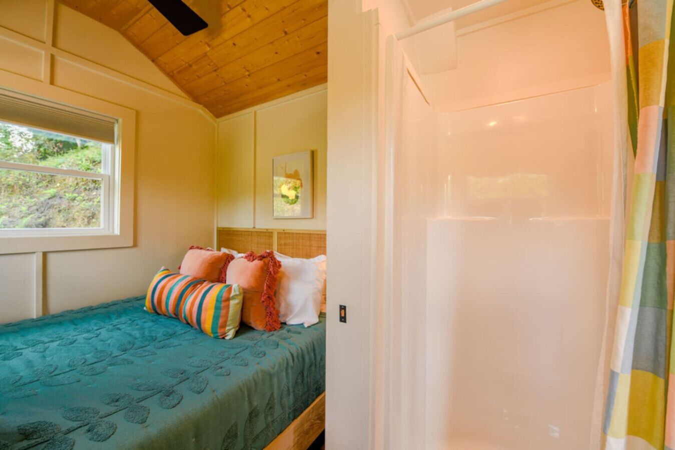 1 bedroom, desk, iron/ironing board, WiFi