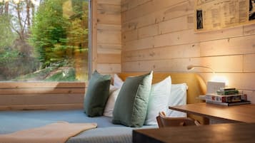 1 camera, una scrivania, Wi-Fi, lenzuola