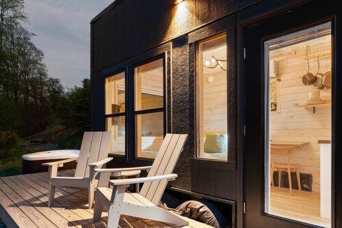 The Kimble, Hot Tub with River and Smoky Views