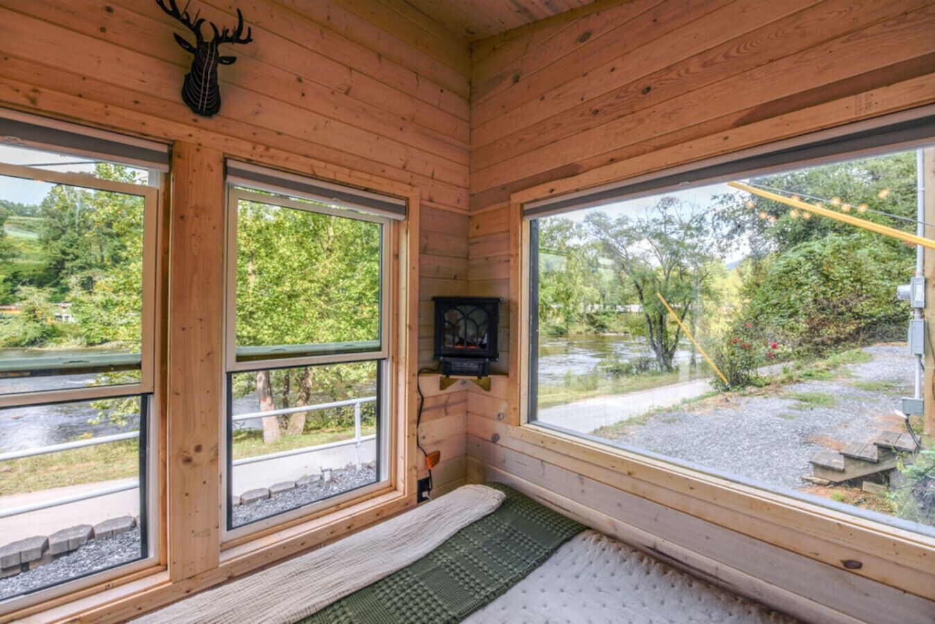 1 多间卧室、办公桌、熨斗/熨衣板、WiFi