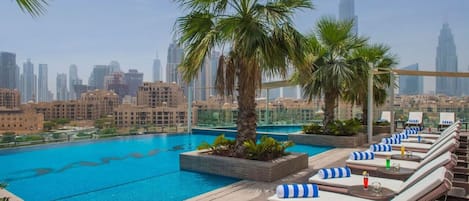حمام سباحة
