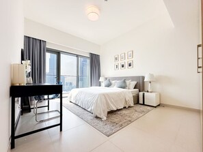 2 habitaciones, escritorio, tabla de planchar con plancha y wifi 