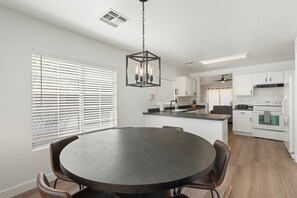 Interior - Wildrose Retreat (Mesa)