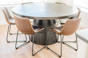 Interior detail - Wildrose Retreat (Mesa)