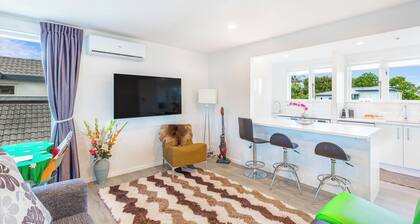 Ellerslie 3BR House | Fresh Reno | Zodiak Stays