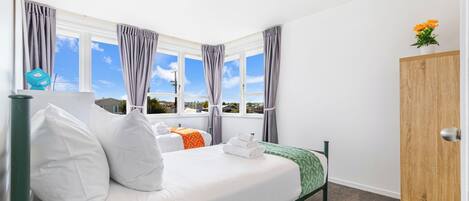 3 bedrooms, iron/ironing board, free WiFi