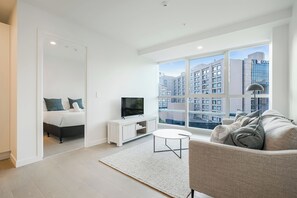 Apartamento | Zona de estar | Una televisión