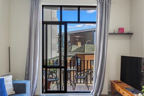 View from property - 1BR Grey Lynn Haven+Parking, Balcony Zodiak Stays (Auckland)