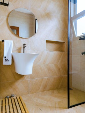 Shower, towels, soap, shampoo