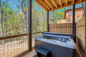 Outdoor spa tub - Heavenly Holiday Retreat! Brand New Modern Cabin in the Woods! (Sevierville)