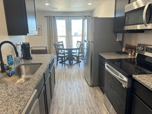 Charming 3-bedroom house with WiFi, AC in delightful Wolfforth