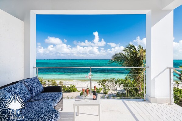 Property grounds - TC Villas -Sandcastle -Beachfront Oasis Near Restaurants & Snorkeling (Providenciales)