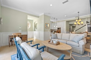 Living area - The Beachcomber  (Newport Beach)