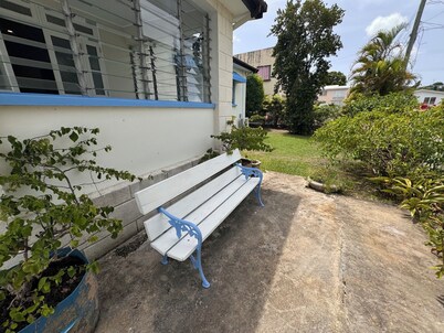 Charming 3-bedroom house located just a 10 minute walk from the Rockley Beach.