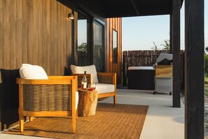 Cabin phong cách lãng mạn | Hiên
